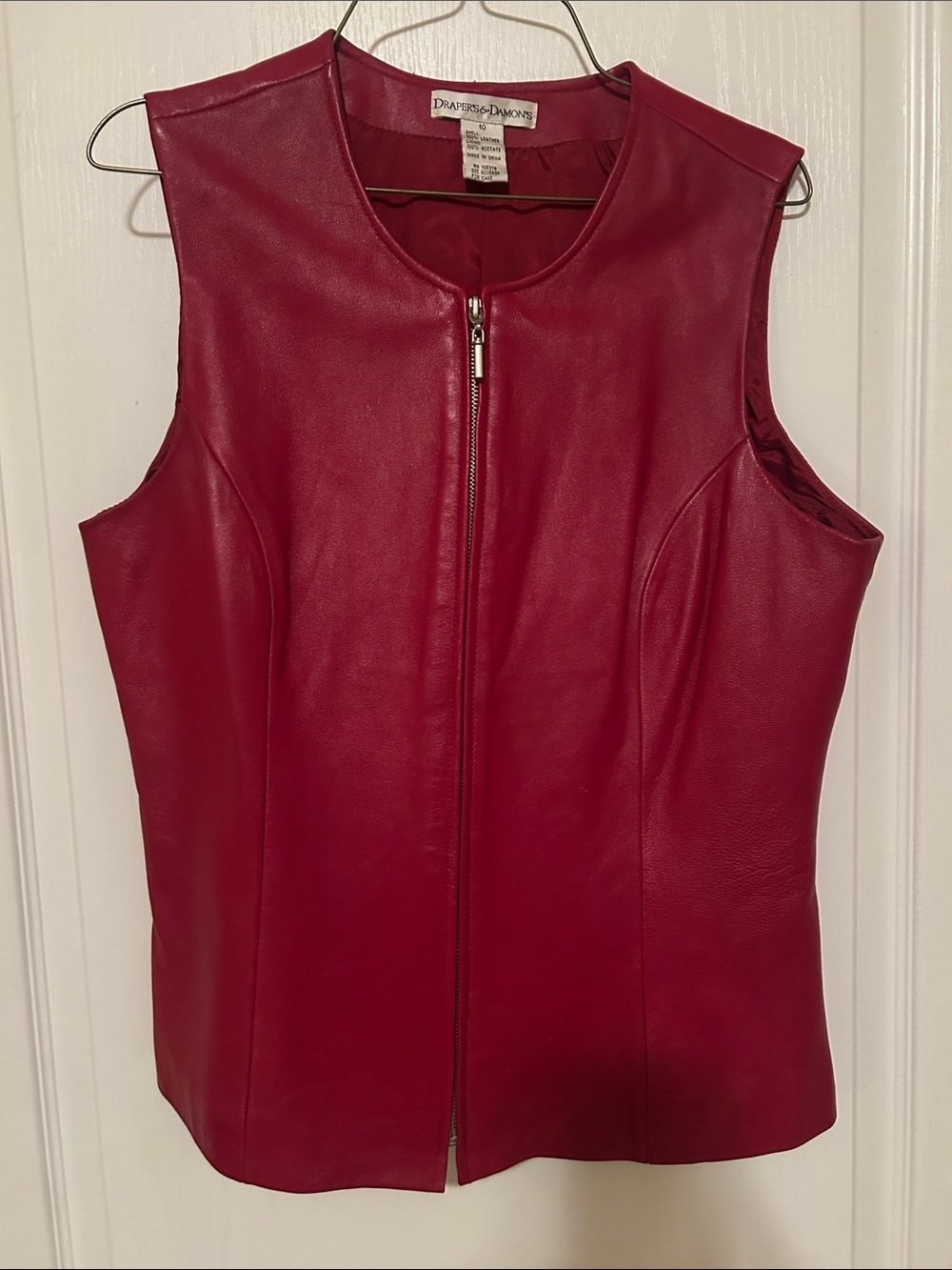 Draper's & Damon's Women's Red Leather Zip Vest